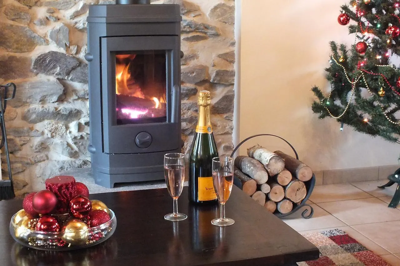 Gites De Lenvos Pontivy Bed & Breakfast